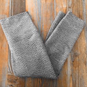 SALE! Lululemon Wunder Under Crop II Leggings